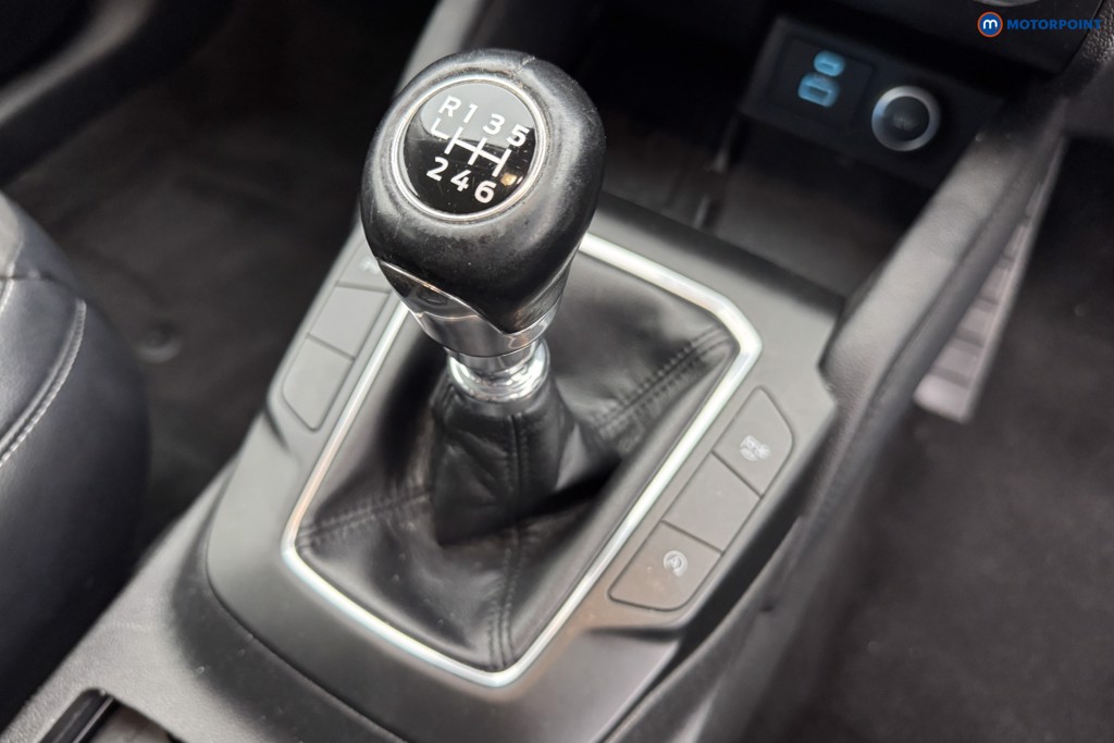 Ford Kuga Titanium Manual Diesel-Electric Hybrid SUV - Stock Number (1563151) - 15th supplementary image