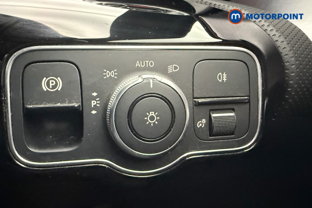 Mercedes-Benz A Class Amg Line Executive Edition Automatic Diesel Hatchback - Stock Number (1563659) - 16th supplementary image