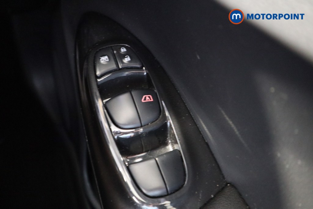 Nissan Juke Tekna Automatic Petrol SUV - Stock Number (1564746) - 6th supplementary image