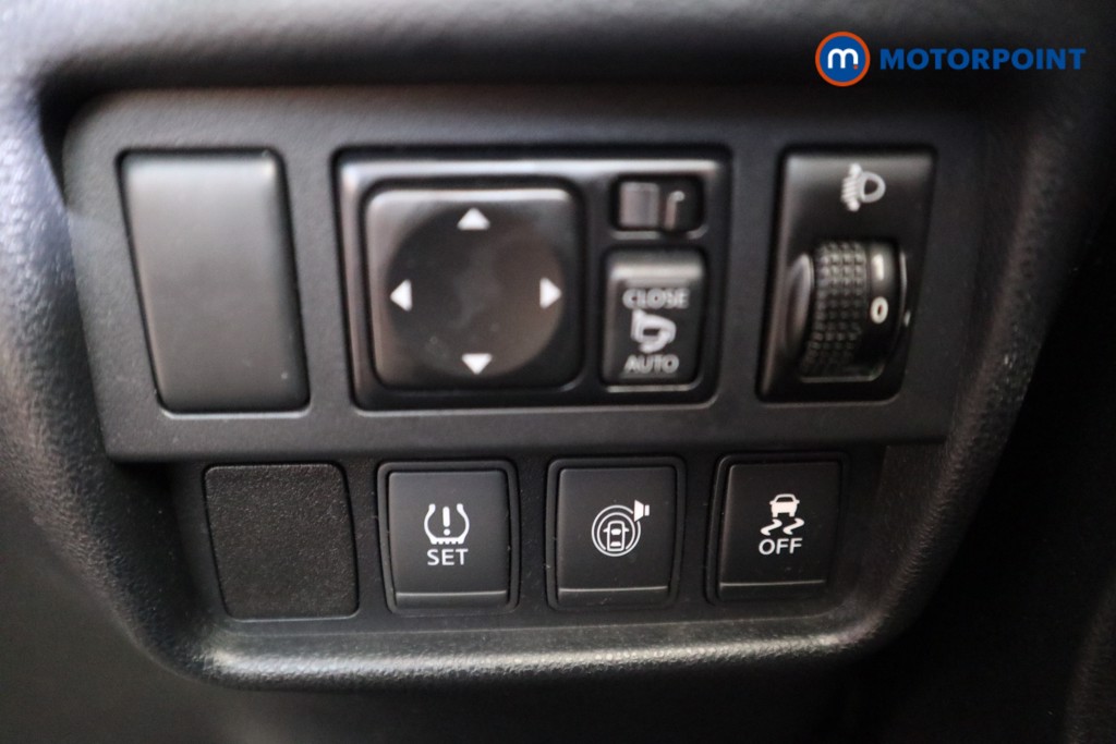 Nissan Juke Tekna Automatic Petrol SUV - Stock Number (1564746) - 7th supplementary image