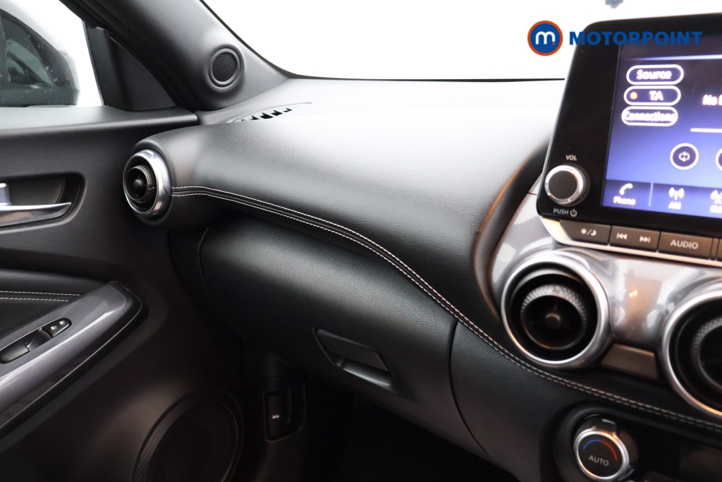 Nissan Juke N-Connecta Automatic Petrol SUV - Stock Number (1564966) - 7th supplementary image