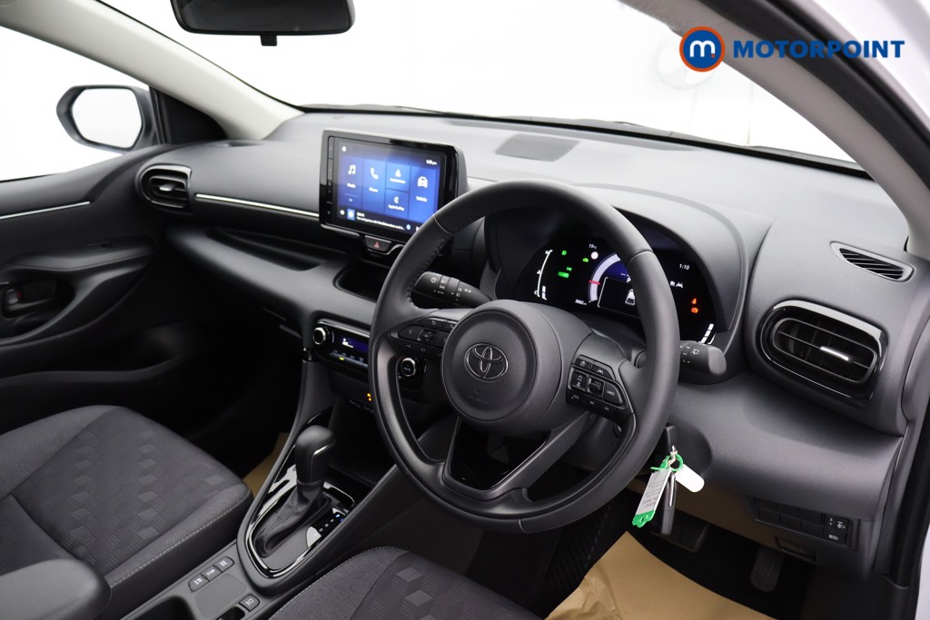 Toyota Yaris Design Automatic Petrol-Electric Hybrid Hatchback - Stock Number (1565041) - 10th supplementary image