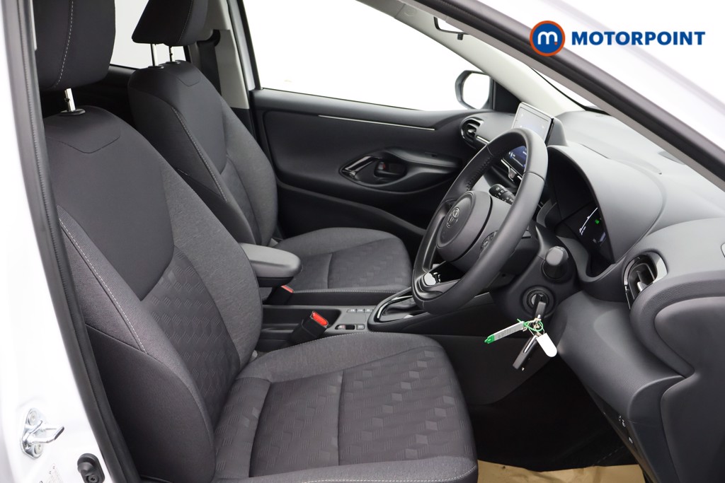 Toyota Yaris Design Automatic Petrol-Electric Hybrid Hatchback - Stock Number (1565041) - 11th supplementary image