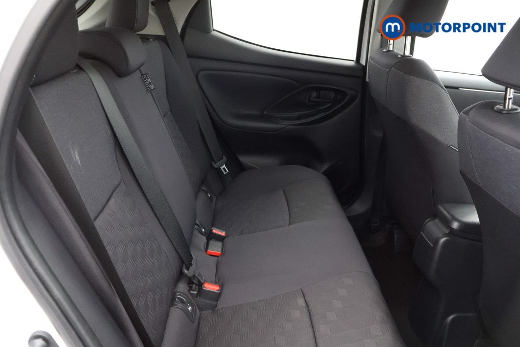 Toyota Yaris Design Automatic Petrol-Electric Hybrid Hatchback - Stock Number (1565041) - 12th supplementary image