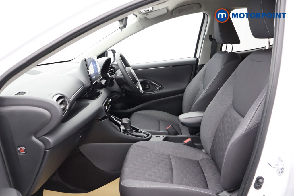 Toyota Yaris Design Automatic Petrol-Electric Hybrid Hatchback - Stock Number (1565041) - 14th supplementary image