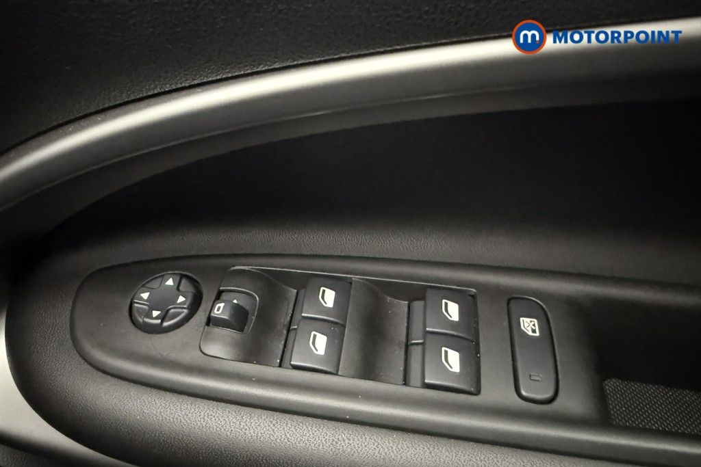 Jeep Avenger Altitude Manual Petrol SUV - Stock Number (1565145) - 16th supplementary image