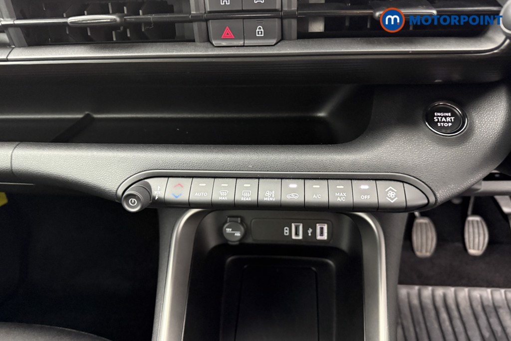 Jeep Avenger Altitude Manual Petrol SUV - Stock Number (1565147) - 10th supplementary image