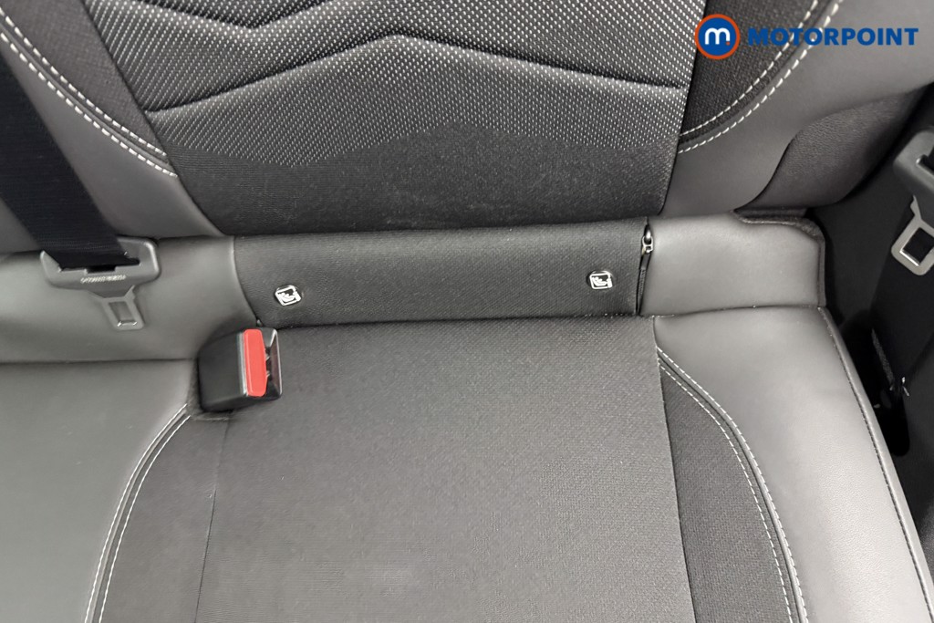 Jeep Avenger Altitude Manual Petrol SUV - Stock Number (1565166) - 21st supplementary image