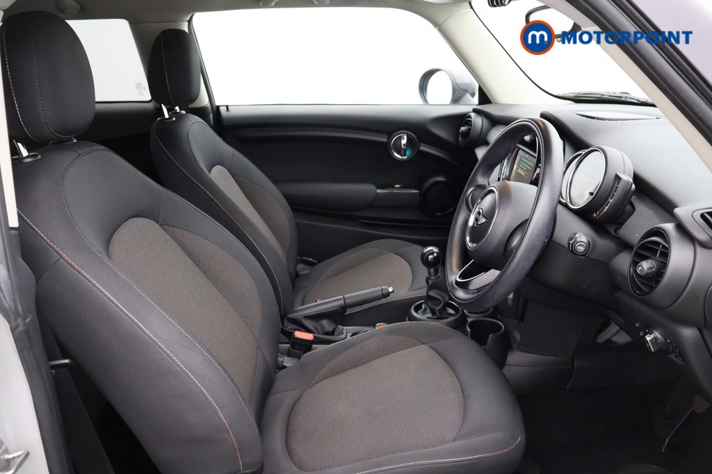 Mini Hatchback Cooper Manual Petrol Hatchback - Stock Number (1565187) - 9th supplementary image