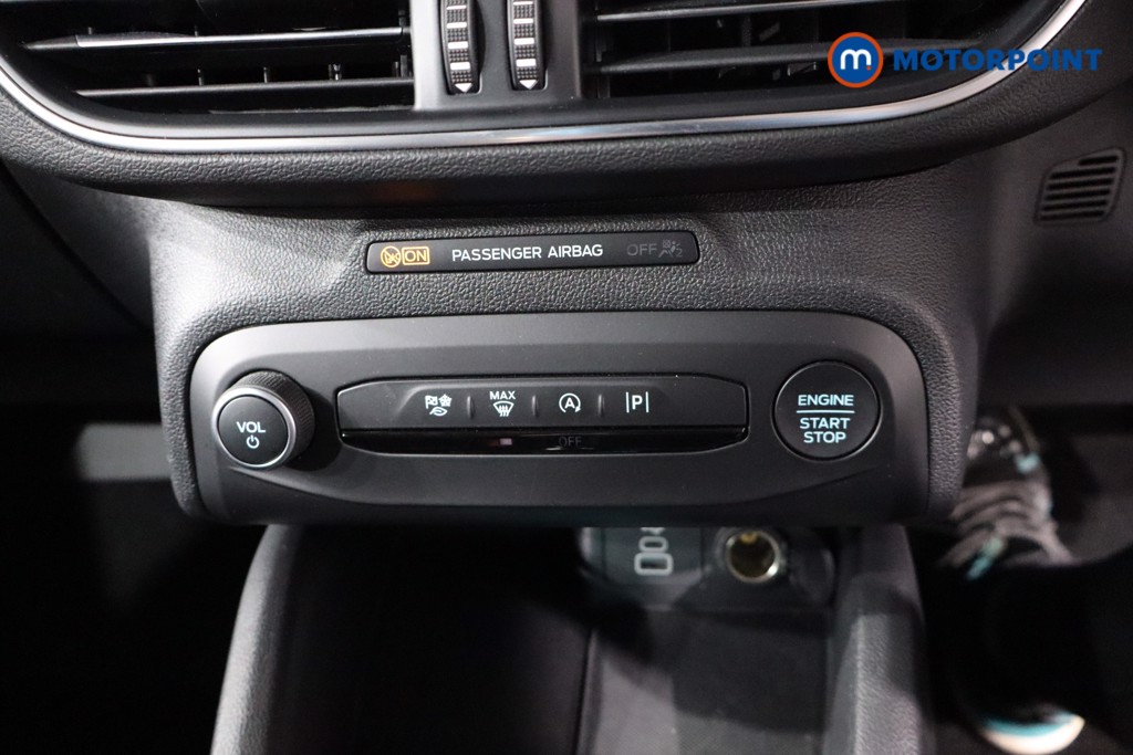 Ford Focus Active Manual Petrol-Electric Hybrid Hatchback - Stock Number (1565382) - 16th supplementary image