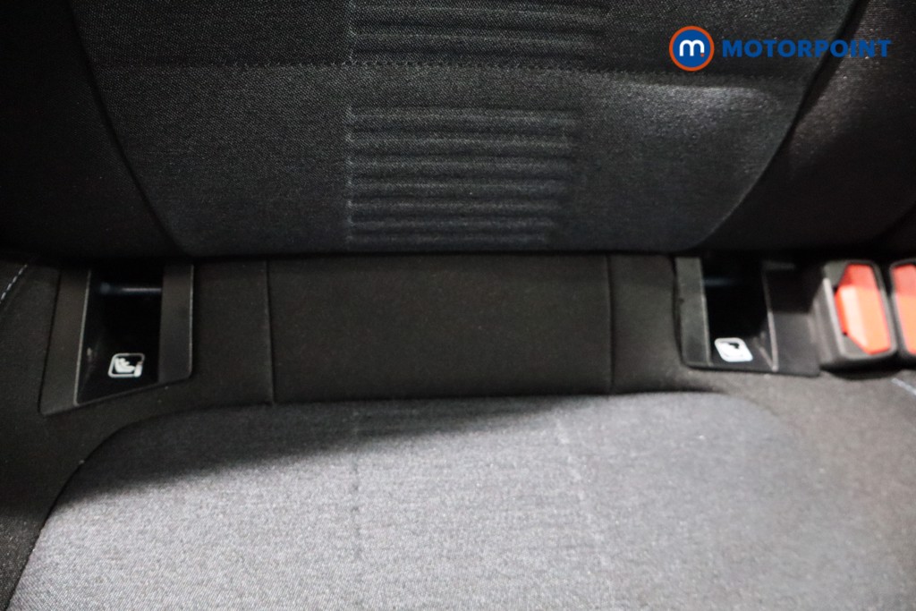 Ford Focus Active Manual Petrol-Electric Hybrid Hatchback - Stock Number (1565382) - 25th supplementary image