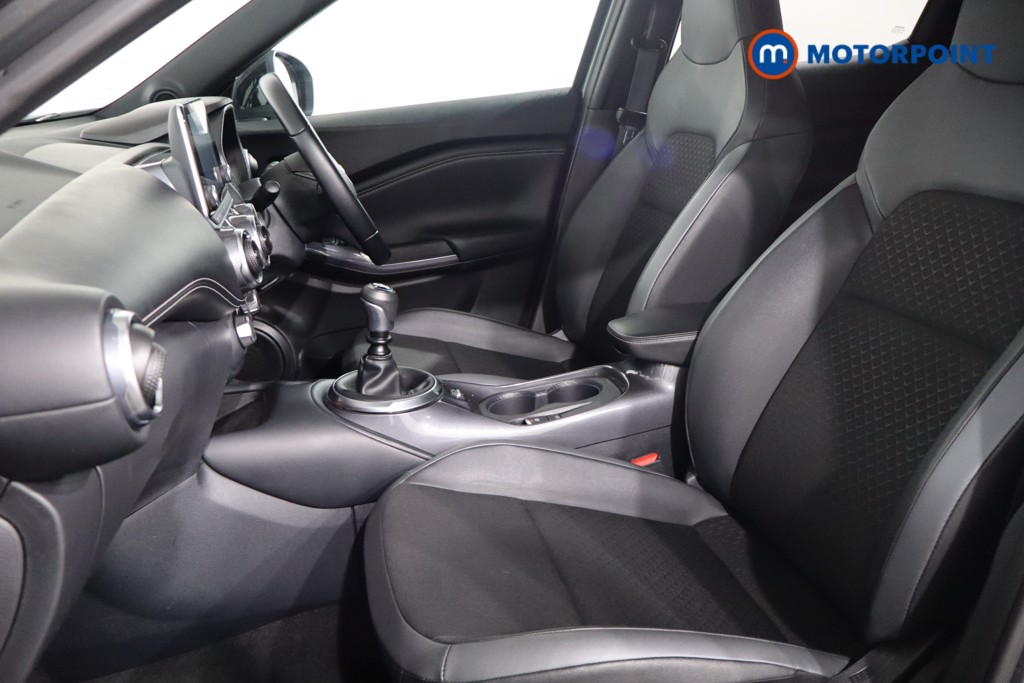 Nissan Juke N-Connecta Manual Petrol SUV - Stock Number (1566107) - 4th supplementary image
