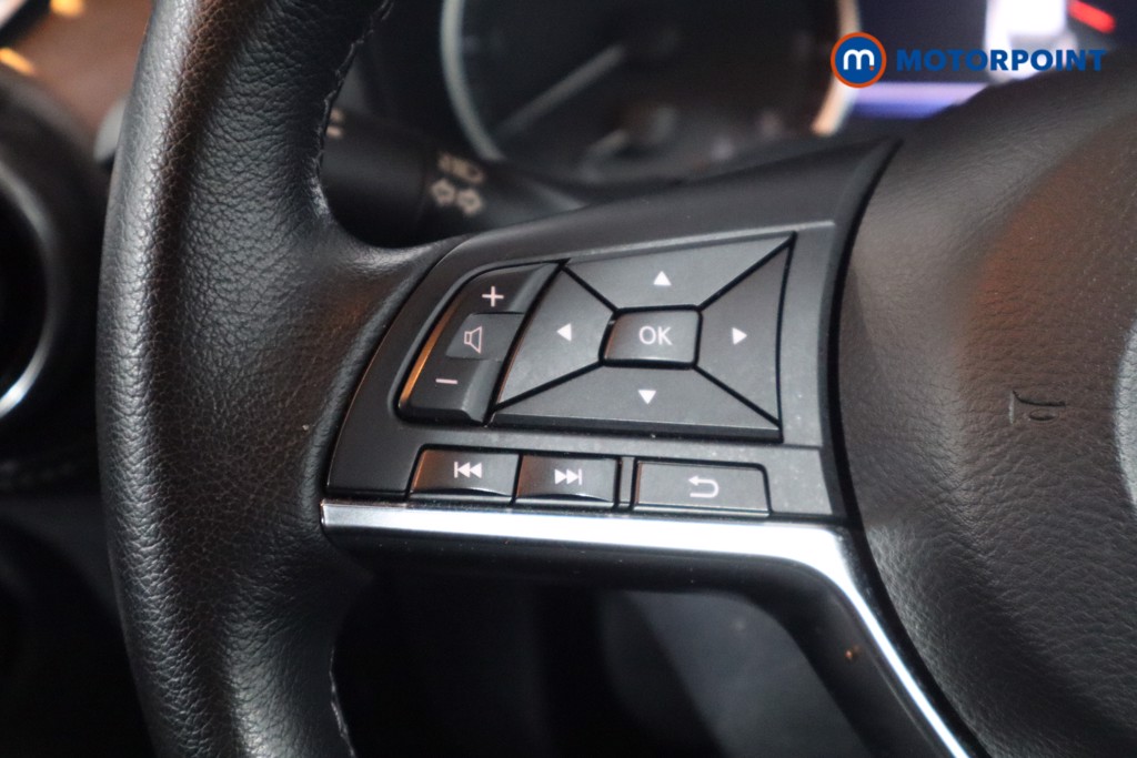 Nissan Juke N-Connecta Manual Petrol SUV - Stock Number (1566107) - 7th supplementary image