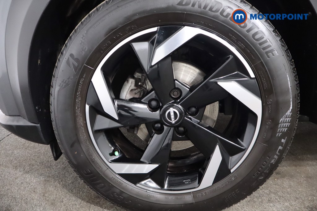 Nissan Juke N-Connecta Manual Petrol SUV - Stock Number (1566107) - 11th supplementary image