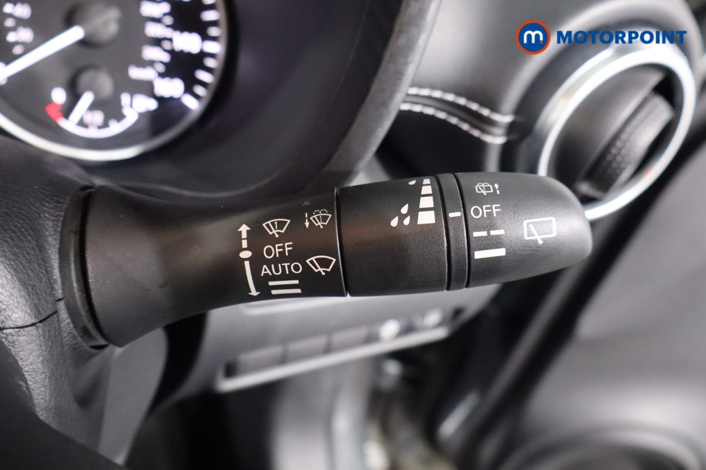 Nissan Juke N-Connecta Manual Petrol SUV - Stock Number (1566107) - 16th supplementary image