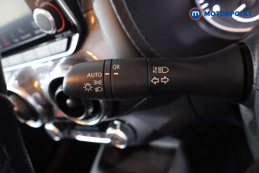 Nissan Juke N-Connecta Manual Petrol SUV - Stock Number (1566107) - 17th supplementary image