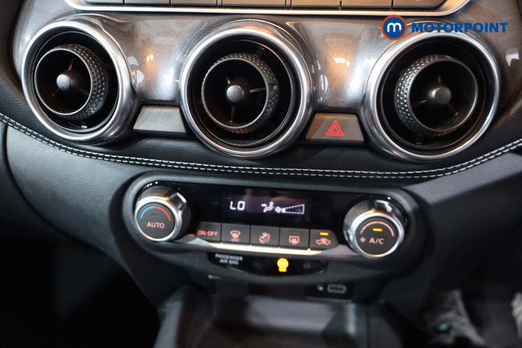 Nissan Juke N-Connecta Manual Petrol SUV - Stock Number (1566107) - 19th supplementary image