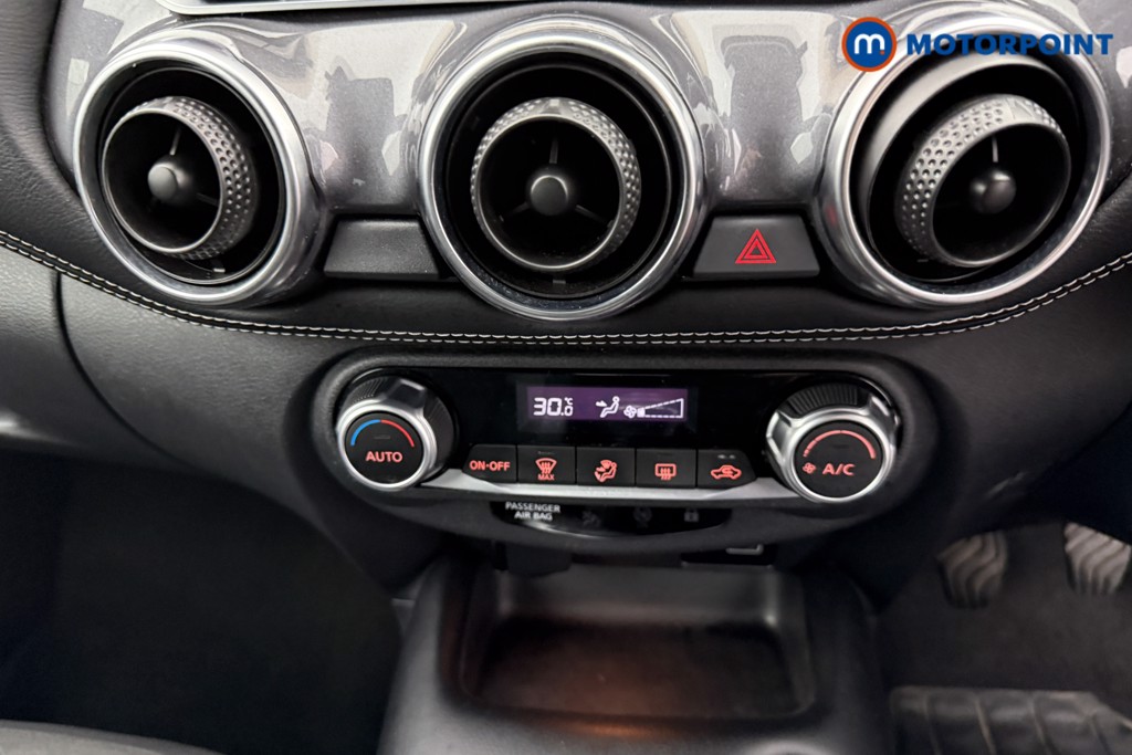 Nissan Juke N-Connecta Manual Petrol SUV - Stock Number (1566112) - 11th supplementary image