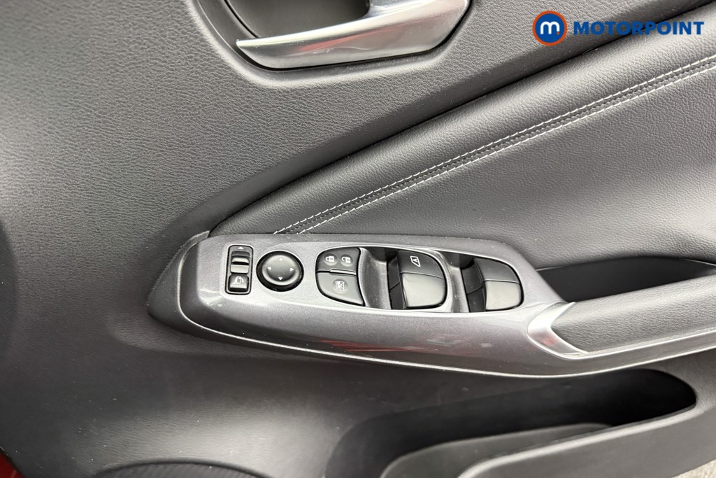 Nissan Juke N-Connecta Manual Petrol SUV - Stock Number (1566112) - 16th supplementary image