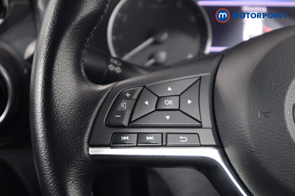 Nissan Juke N-Connecta Manual Petrol SUV - Stock Number (1566131) - 7th supplementary image