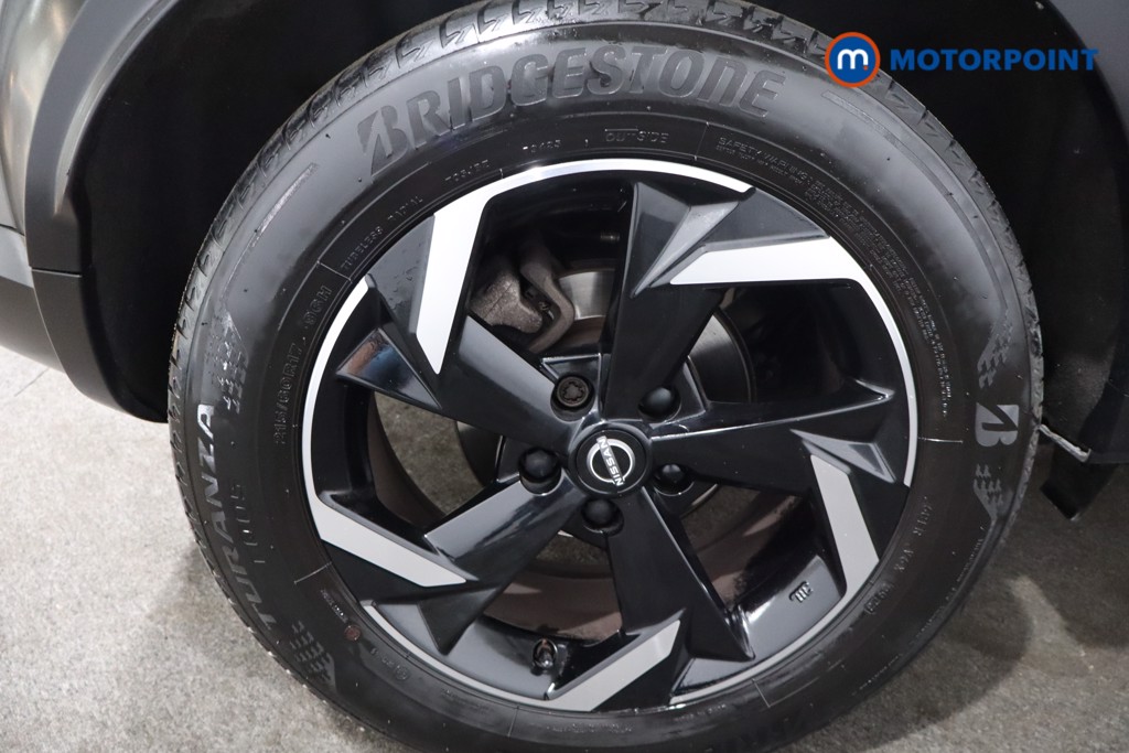 Nissan Juke N-Connecta Manual Petrol SUV - Stock Number (1566131) - 9th supplementary image