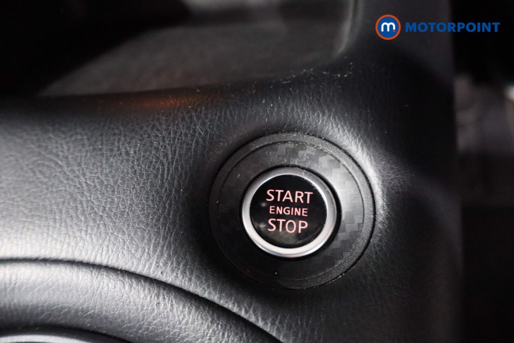 Nissan Juke N-Connecta Manual Petrol SUV - Stock Number (1566131) - 13th supplementary image