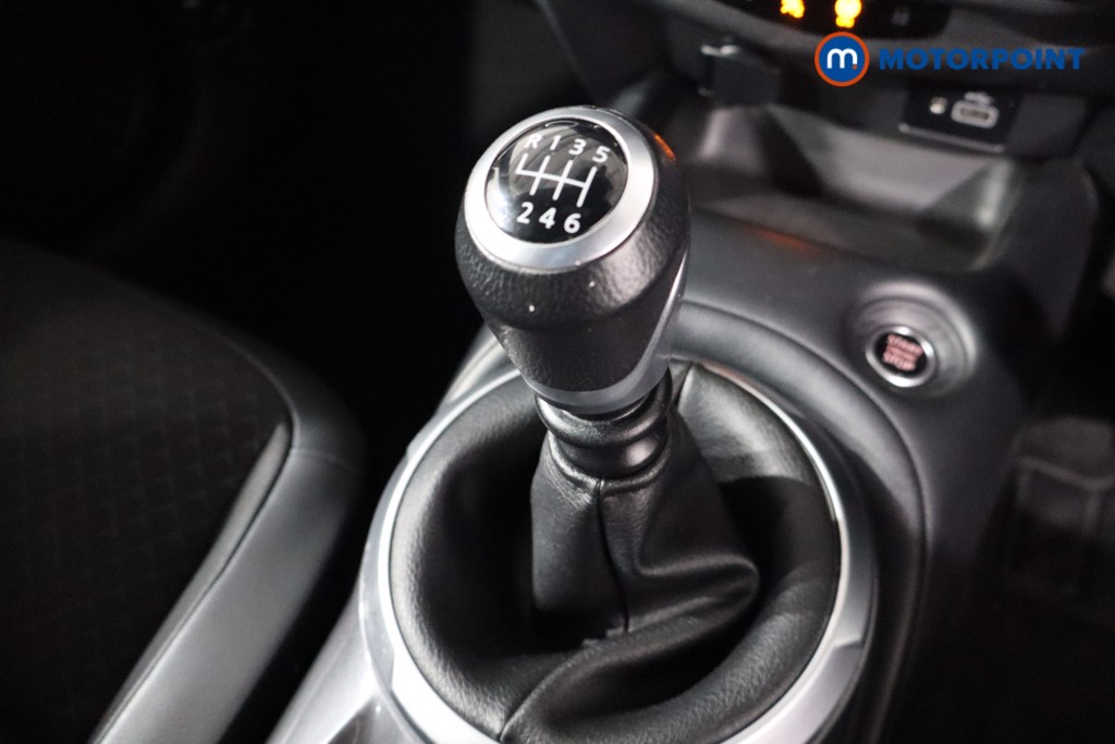 Nissan Juke N-Connecta Manual Petrol SUV - Stock Number (1566131) - 14th supplementary image