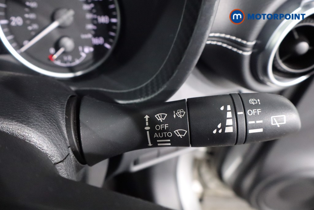 Nissan Juke N-Connecta Manual Petrol SUV - Stock Number (1566131) - 18th supplementary image