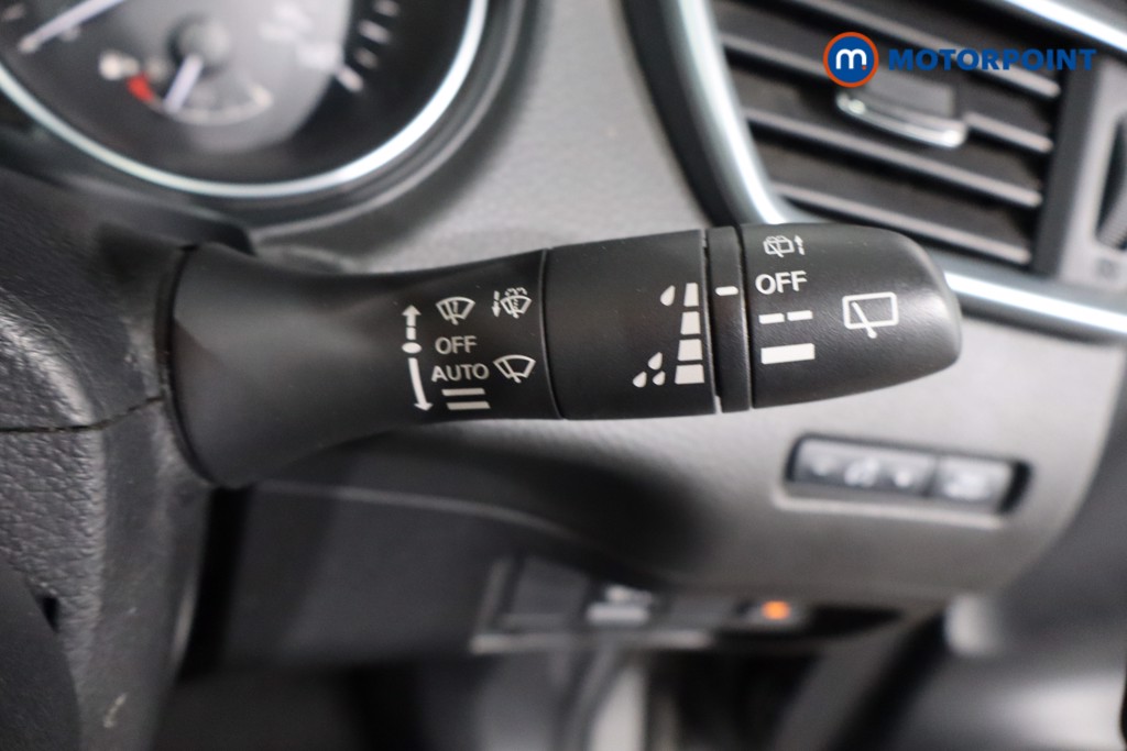 Nissan Qashqai N-Connecta Manual Petrol SUV - Stock Number (1566693) - 18th supplementary image