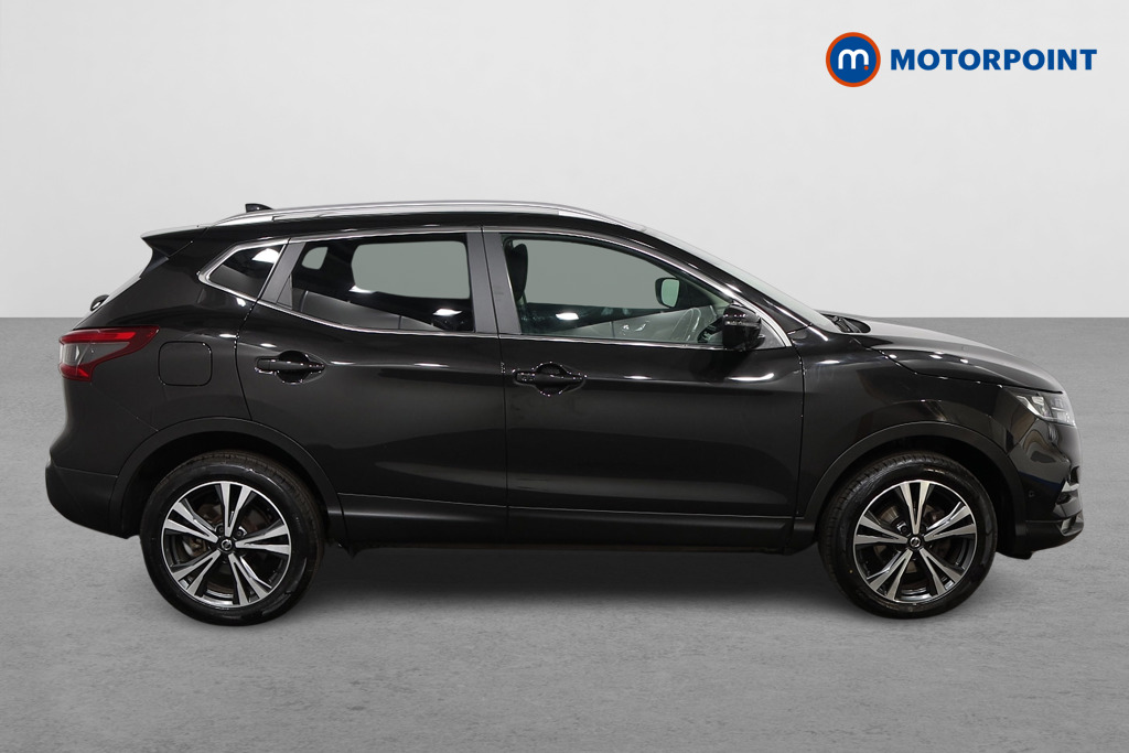 Nissan Qashqai N-Connecta Manual Petrol SUV - Stock Number (1566693) - Drivers side
