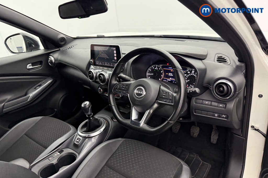 Nissan Juke N-Connecta Manual Petrol SUV - Stock Number (1566983) - 4th supplementary image