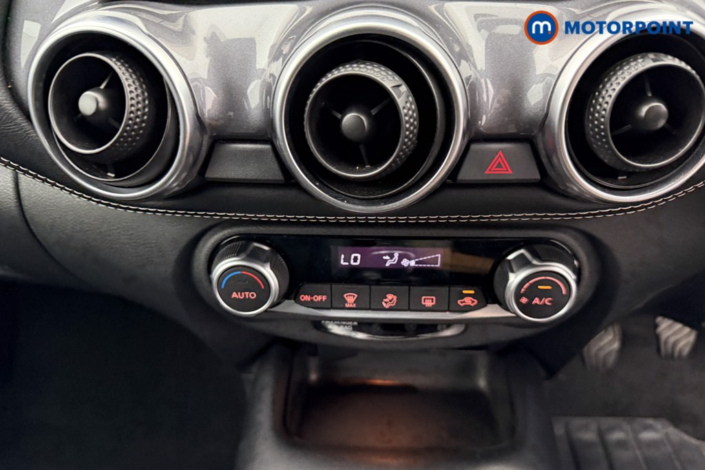 Nissan Juke N-Connecta Manual Petrol SUV - Stock Number (1566983) - 12th supplementary image