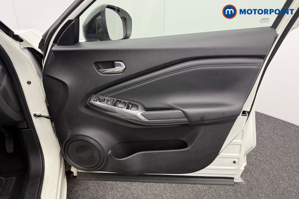 Nissan Juke N-Connecta Manual Petrol SUV - Stock Number (1566983) - 18th supplementary image