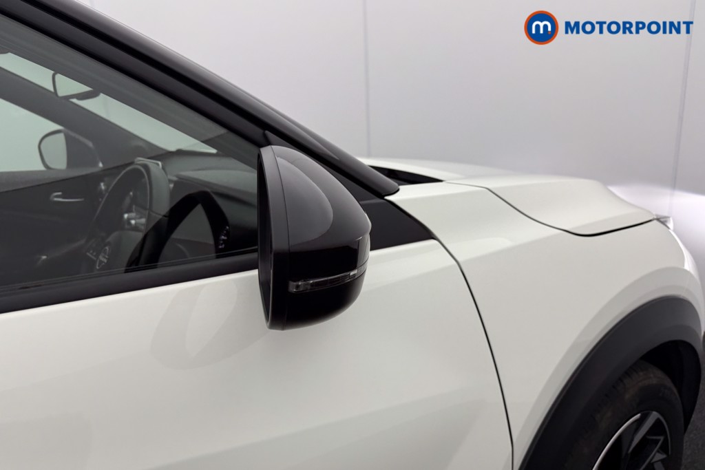 Nissan Juke N-Connecta Manual Petrol SUV - Stock Number (1566983) - 19th supplementary image