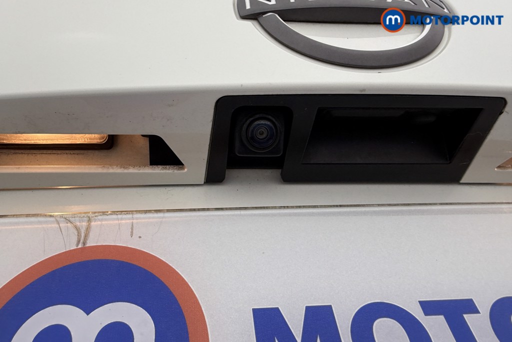 Nissan Juke N-Connecta Manual Petrol SUV - Stock Number (1566983) - 21st supplementary image