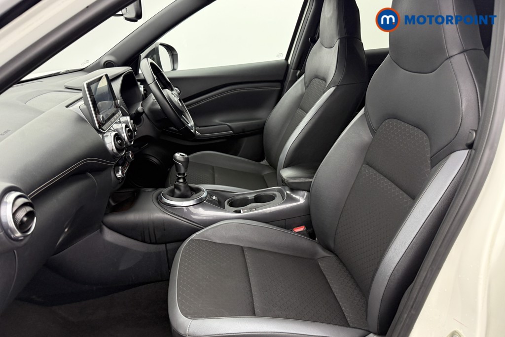 Nissan Juke N-Connecta Manual Petrol SUV - Stock Number (1566983) - 23rd supplementary image