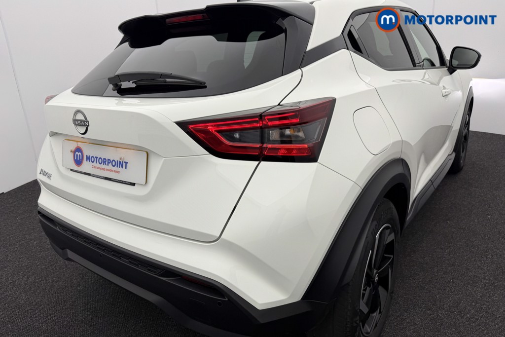 Nissan Juke N-Connecta Manual Petrol SUV - Stock Number (1566983) - 27th supplementary image