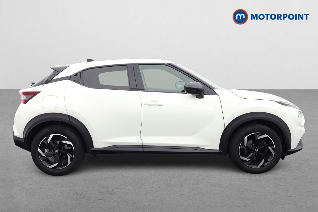 Nissan Juke N-Connecta Manual Petrol SUV - Stock Number (1566983) - Drivers side