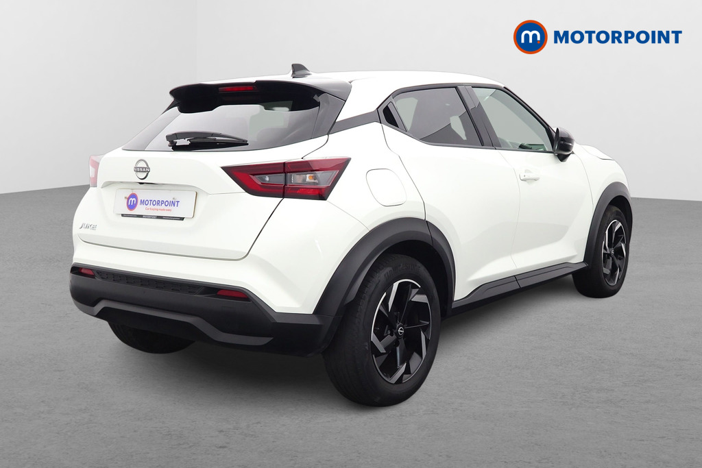 Nissan Juke N-Connecta Manual Petrol SUV - Stock Number (1566983) - Drivers side rear corner