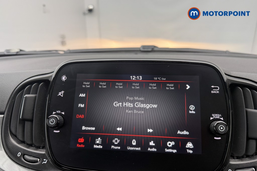 Fiat 500 Lounge Manual Petrol-Electric Hybrid Hatchback - Stock Number (1567094) - 4th supplementary image