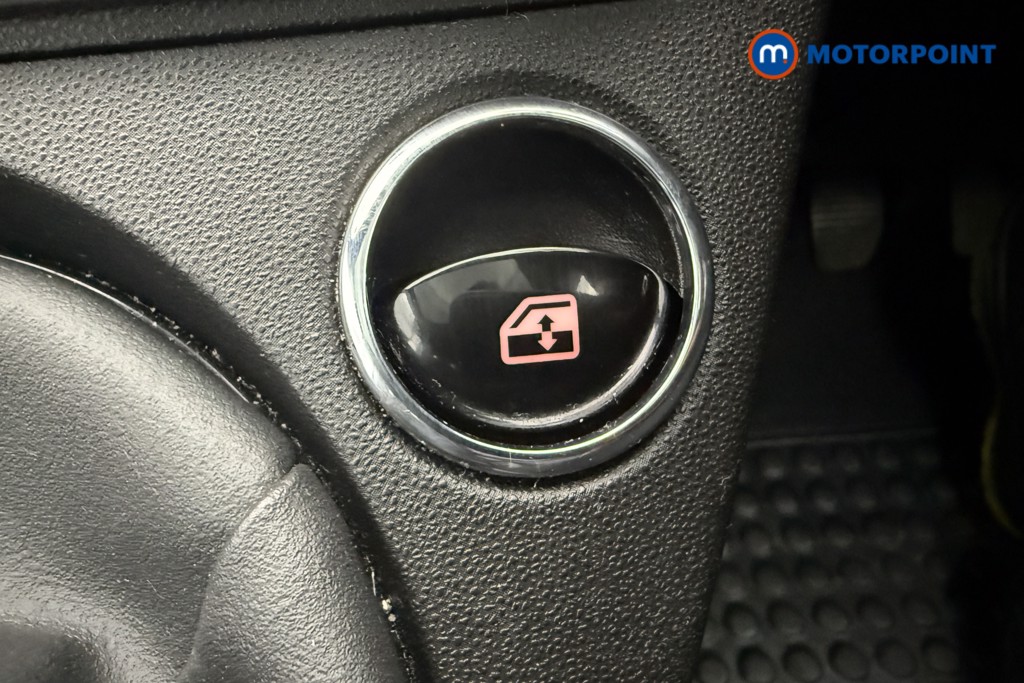 Fiat 500 Lounge Manual Petrol-Electric Hybrid Hatchback - Stock Number (1567094) - 9th supplementary image