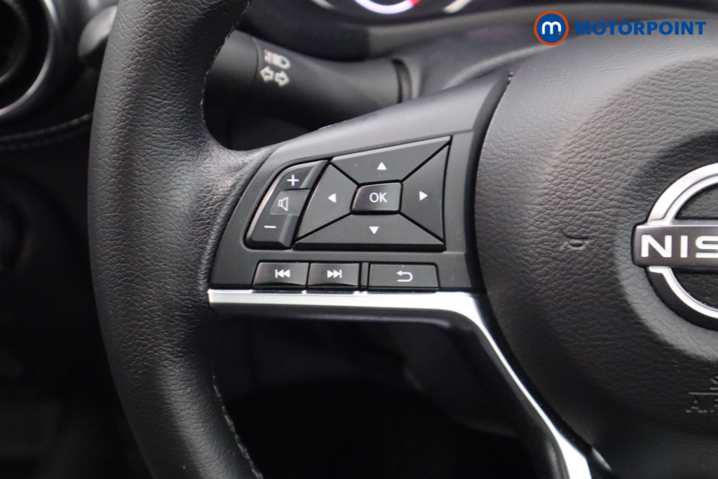 Nissan Juke N-Connecta Manual Petrol SUV - Stock Number (1567170) - 4th supplementary image