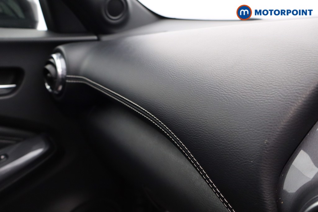 Nissan Juke N-Connecta Manual Petrol SUV - Stock Number (1567170) - 12th supplementary image
