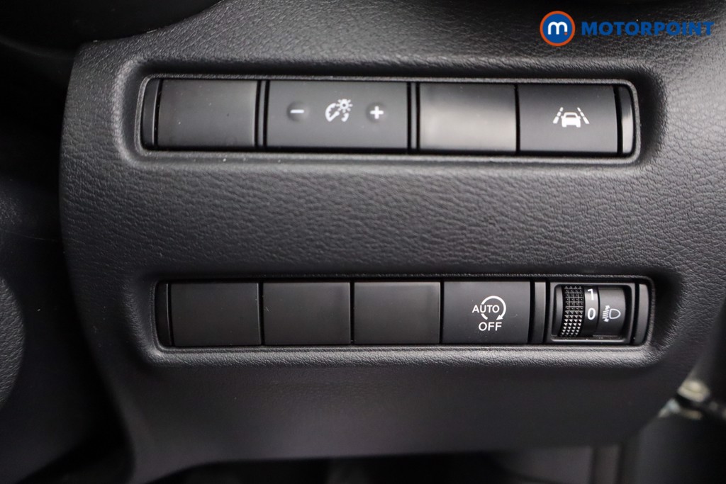Nissan Juke N-Connecta Manual Petrol SUV - Stock Number (1567170) - 14th supplementary image