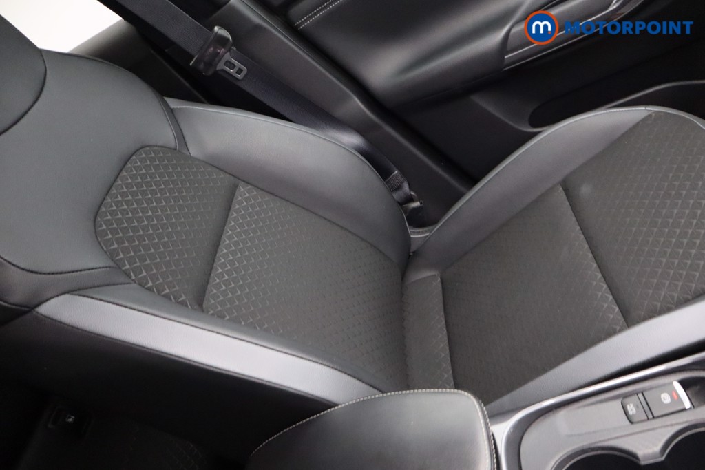 Nissan Juke N-Connecta Manual Petrol SUV - Stock Number (1567170) - 16th supplementary image