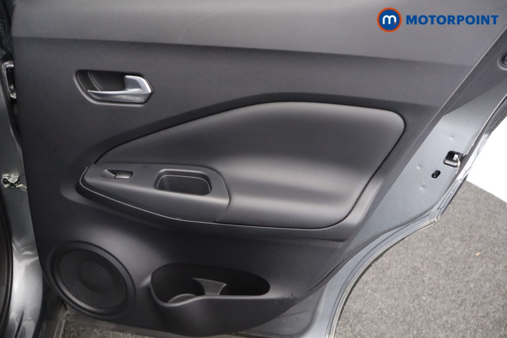 Nissan Juke N-Connecta Manual Petrol SUV - Stock Number (1567170) - 19th supplementary image