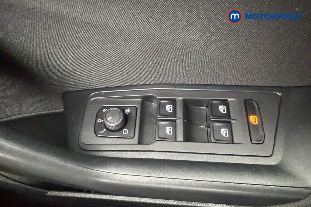 Volkswagen T-Roc Life Manual Petrol SUV - Stock Number (1567401) - 15th supplementary image