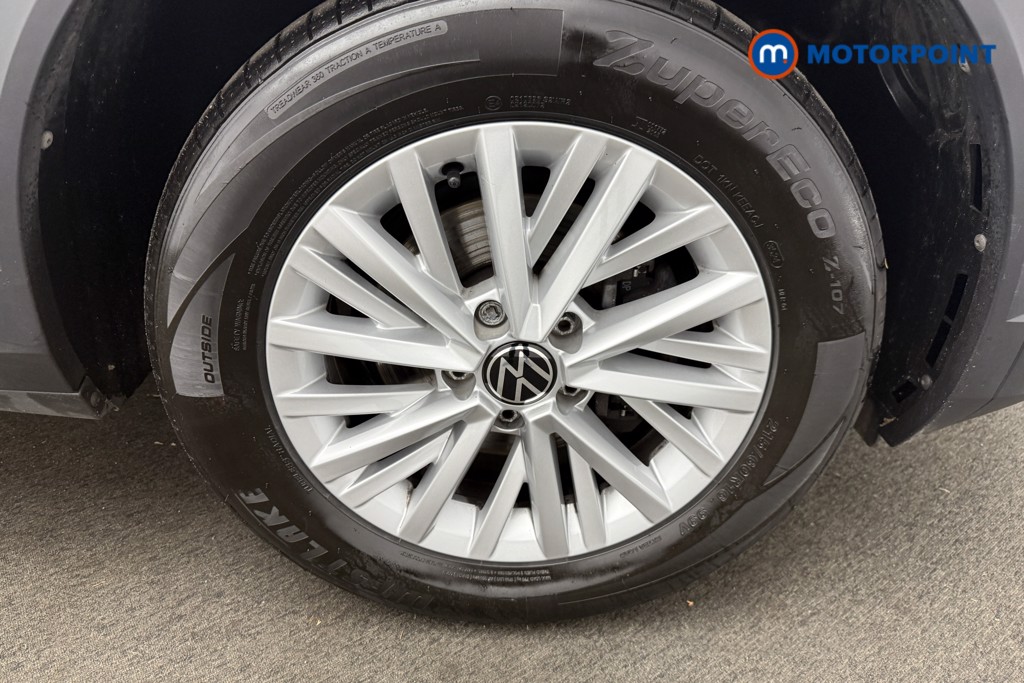 Volkswagen T-Roc Life Manual Petrol SUV - Stock Number (1567401) - 16th supplementary image