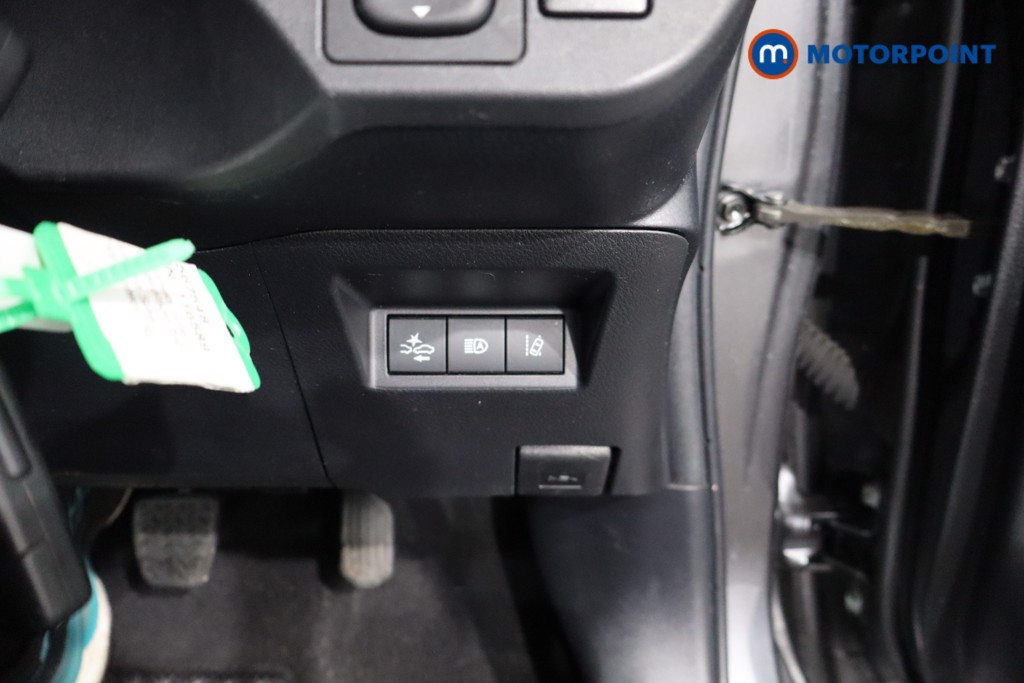 Toyota Yaris Icon Tech Manual Petrol Hatchback - Stock Number (1567548) - 17th supplementary image