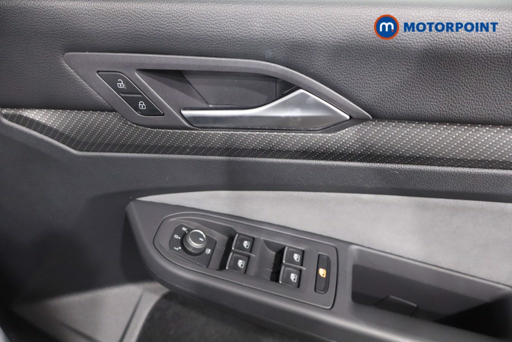 Volkswagen Golf R-Line Manual Petrol Hatchback - Stock Number (1567561) - 18th supplementary image